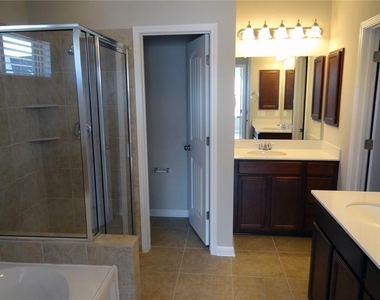 299 Clear Springs Holw - Photo Thumbnail 6