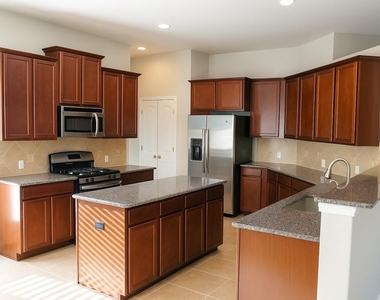 299 Clear Springs Holw - Photo Thumbnail 2