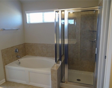 299 Clear Springs Holw - Photo Thumbnail 7