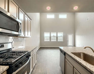 603 Bluffview Dr - Photo Thumbnail 4