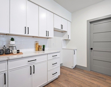 2450 Wickersham Ln - Photo Thumbnail 11