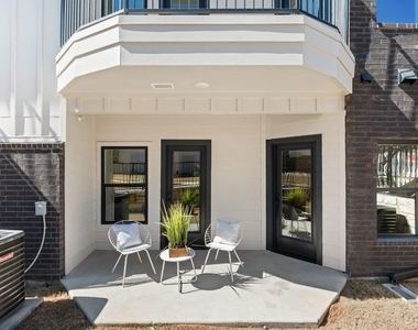 2450 Wickersham Ln - Photo Thumbnail 26