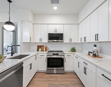 2450 Wickersham Ln - Photo Thumbnail 9