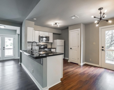 5909 Lago Vista Way - Photo Thumbnail 2