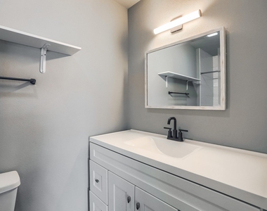 5909 Lago Vista Way - Photo Thumbnail 9
