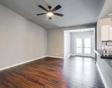 5909 Lago Vista Way - Photo Thumbnail 6