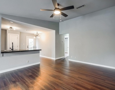 5909 Lago Vista Way - Photo Thumbnail 5