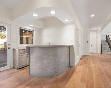 6 Sunview Rd - Photo Thumbnail 2