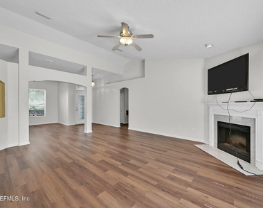10810 Stanton Hills Drive E - Photo Thumbnail 11