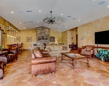108 Laguna Villa Boulevard - Photo Thumbnail 9