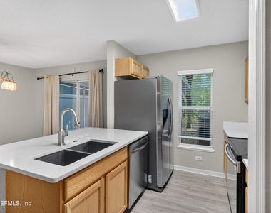11816 Lake Bend Circle - Photo Thumbnail 13