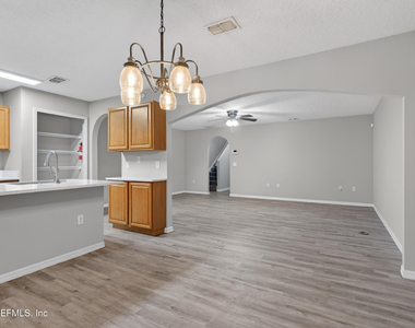 11816 Lake Bend Circle - Photo Thumbnail 9