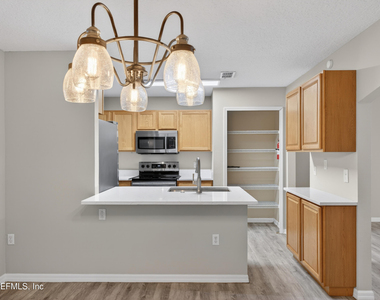 11816 Lake Bend Circle - Photo Thumbnail 10