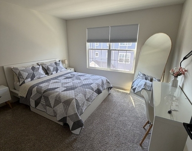 1555 Sequoia Way - Photo Thumbnail 11