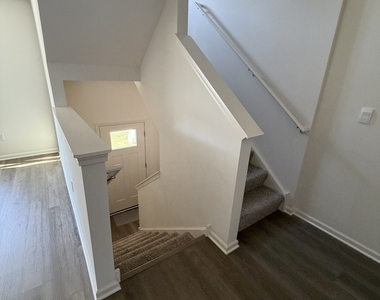 1555 Sequoia Way - Photo Thumbnail 6