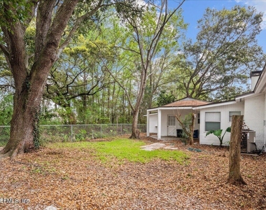 1683 Morningside Drive - Photo Thumbnail 28