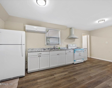 1683 Morningside Drive - Photo Thumbnail 15