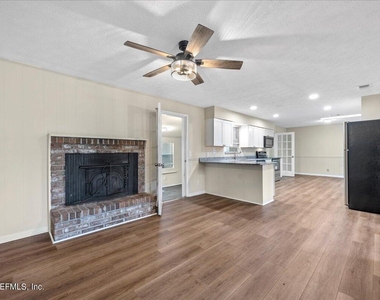 1683 Morningside Drive - Photo Thumbnail 3