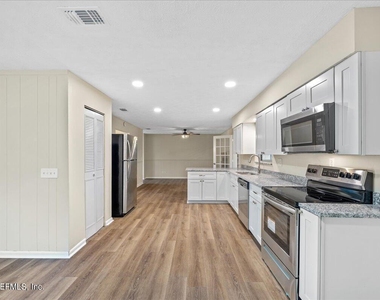 1683 Morningside Drive - Photo Thumbnail 5