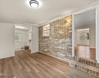 1683 Morningside Drive - Photo Thumbnail 13