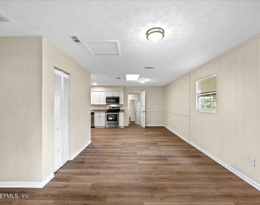 1683 Morningside Drive - Photo Thumbnail 10