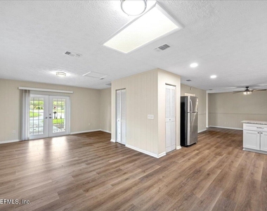 1683 Morningside Drive - Photo Thumbnail 9
