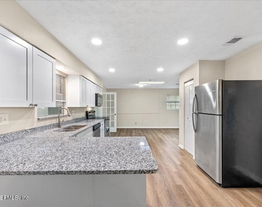 1683 Morningside Drive - Photo Thumbnail 2