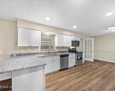 1683 Morningside Drive - Photo Thumbnail 4