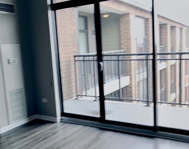 2300 S Michigan Avenue - Photo Thumbnail 5