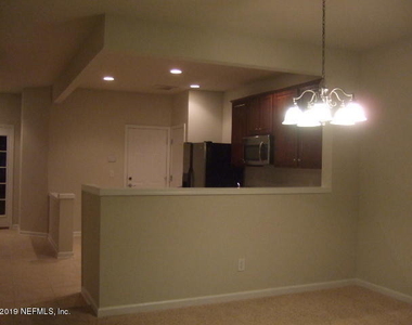 7002 Roundleaf Drive - Photo Thumbnail 5