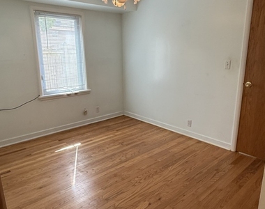 125 Maple Court - Photo Thumbnail 8