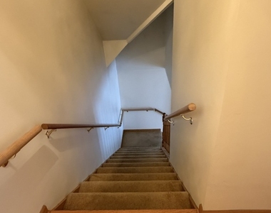 125 Maple Court - Photo Thumbnail 6