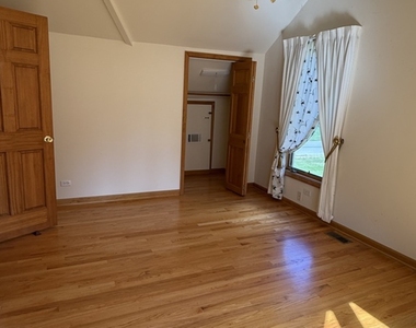 125 Maple Court - Photo Thumbnail 9