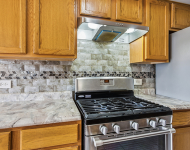 5610 W Von Avenue - Photo Thumbnail 9