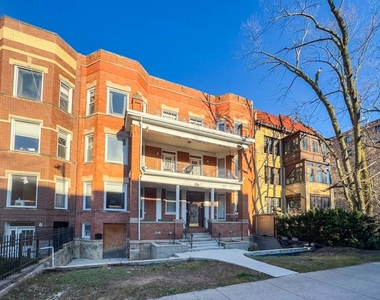 6711 N Sheridan Road - Photo Thumbnail 1