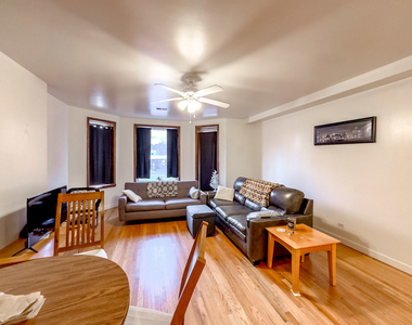 6711 N Sheridan Road - Photo Thumbnail 7