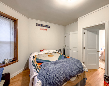 6711 N Sheridan Road - Photo Thumbnail 18