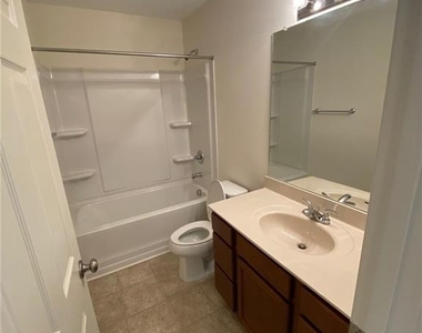 1490 Avalon Creek Road - Photo Thumbnail 8