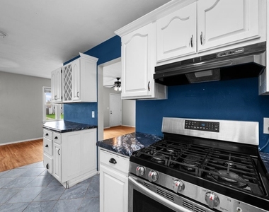1815 Cody Street - Photo Thumbnail 10