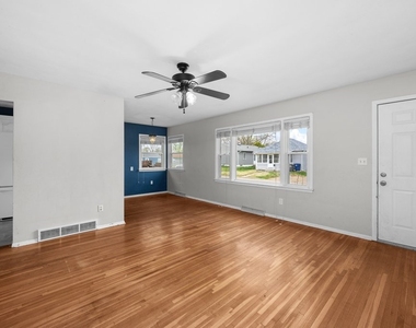 1815 Cody Street - Photo Thumbnail 3