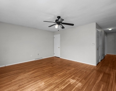 1815 Cody Street - Photo Thumbnail 4