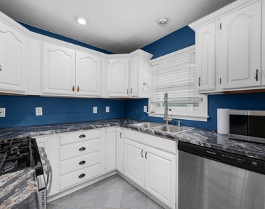 1815 Cody Street - Photo Thumbnail 9