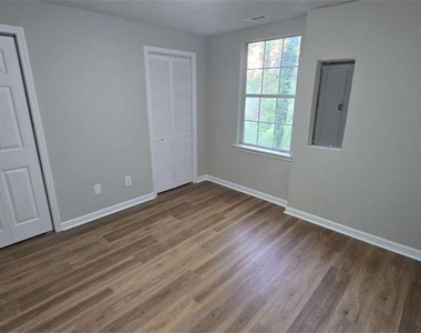 3025 Mangum Drive - Photo Thumbnail 10