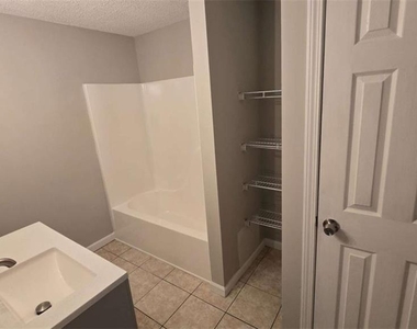 3025 Mangum Drive - Photo Thumbnail 14
