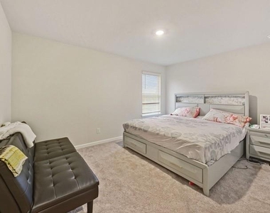 3971 Dean Grove Way - Photo Thumbnail 7
