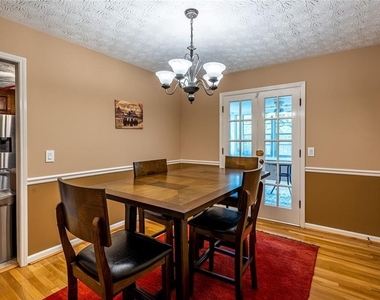 465 Dobbs Road - Photo Thumbnail 14