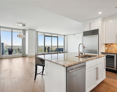 3344 Peachtree Road Ne - Photo Thumbnail 2