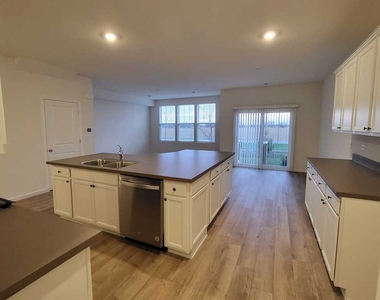 2227 Horseshoe Circle - Photo Thumbnail 6