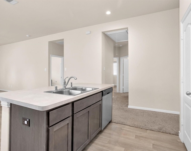 223 Shoreview Drive - Photo Thumbnail 18