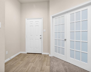 223 Shoreview Drive - Photo Thumbnail 5